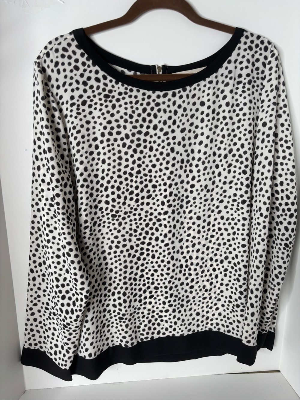 Loft Woman’s Black and White Dot Print Long Sleeve Top Sz XL  NWOT